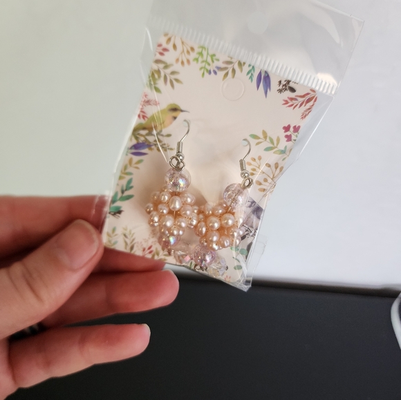 Mauve Faux Pearl Cluster Drop Earrings - Picture 5 of 6